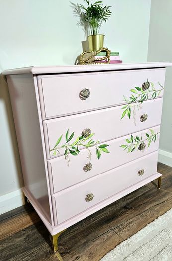 Chest of drawers