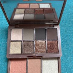 Kardashian face Pallet