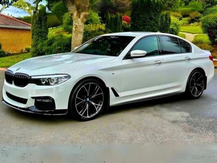 For Bmw G30 G31 5 Series Full Body Kit Gloss Black Front Lip Diffuser Spoiler M Sport 2017- 2021