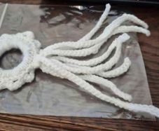 white tailed hair bobbin
