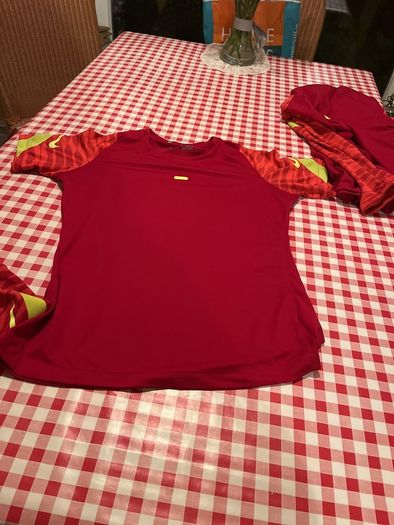 Nike strike slim fit set Adult medium( small fit).