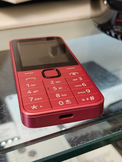 Nokia 225 TA-1610 2.4" 4G Dual Sim  Unlocked Pink Mobile Phone/ Used