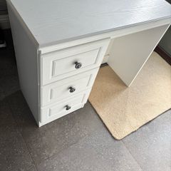 bedroom table and drawers