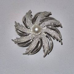 Mid-Century Vintage Sarah Coventry Silvery Sunburst Brooch
