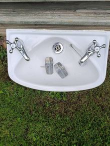 Ensuite sink