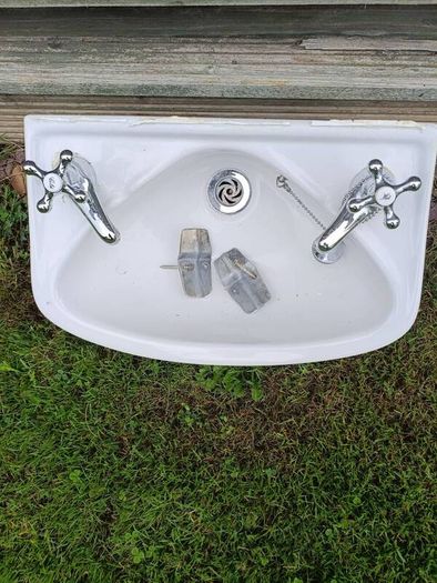 Ensuite sink