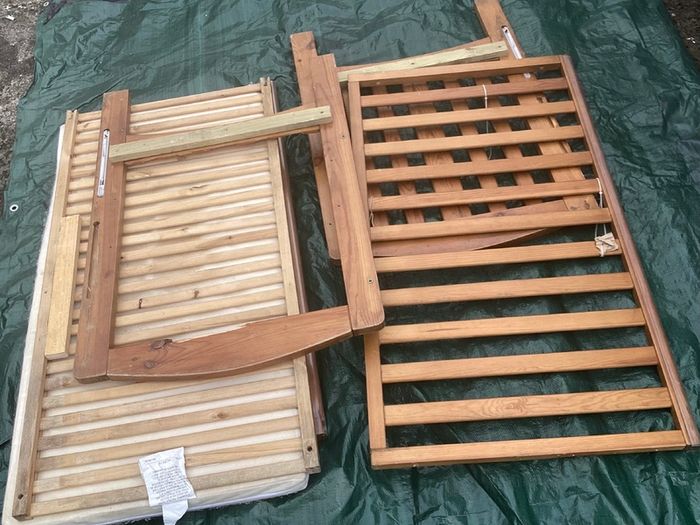 Baby cot with mattress in good condition FOR FREE