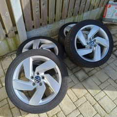 4 genuine VW alloys with tyres