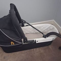 Outnabout Carrycot and Adaptor