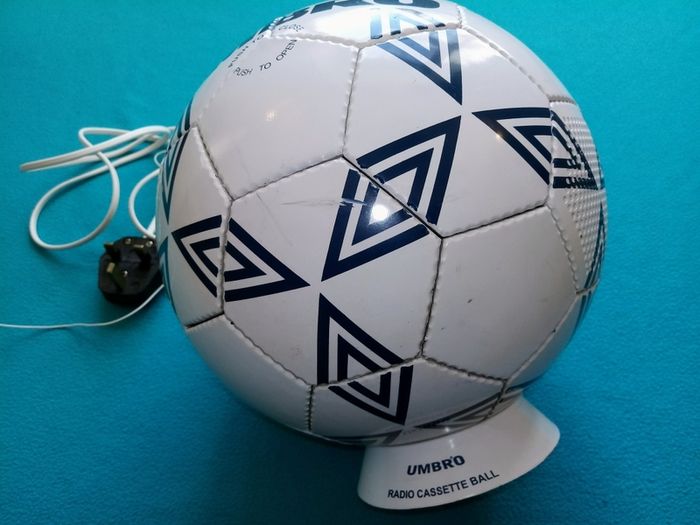 Vintage Umbro Radio Casette Ball