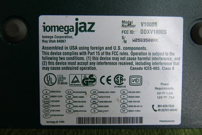 IOMEGA JAZ External Drive - V1000S - Untested