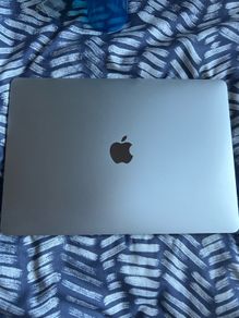 MacBook Air M1 (+ Free Laptop Case)