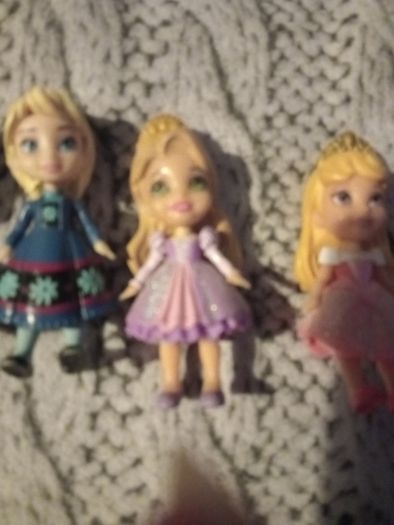 Disney mini princess dolls