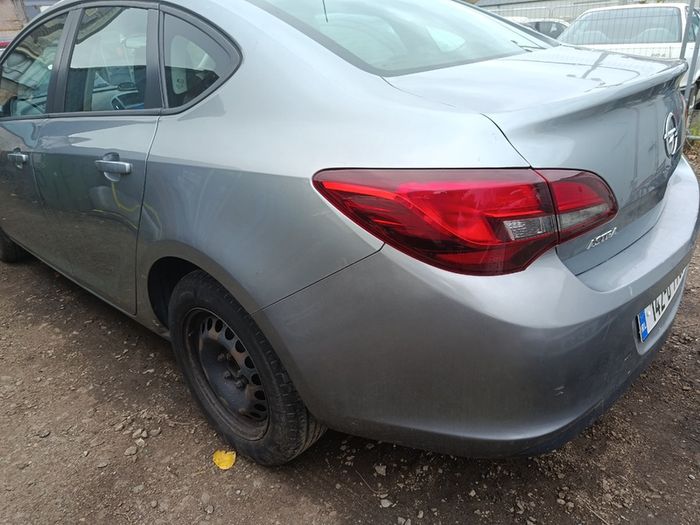 Opel astra saloon 1.3 diesel 2014 for breaking only