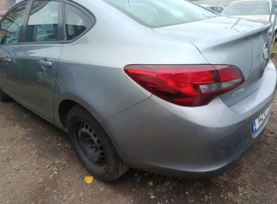Opel astra saloon 1.3 diesel 2014 for breaking only