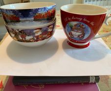 Christmas bowls and mug set