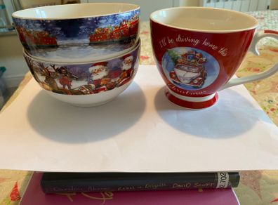 Christmas bowls and mug set