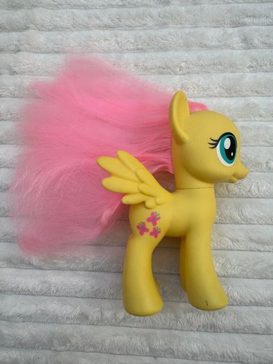 My Little Pony Styling approx. 21 cm.  Fluttershy Brushable Pony 2013 Used Please see photos