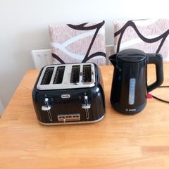 toaster and kettle