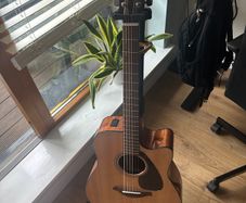 Yamah FGX 800c electro acoustic guitar