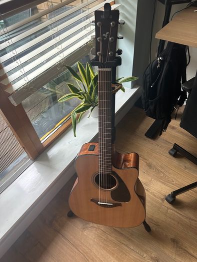 Yamah FGX 800c electro acoustic guitar
