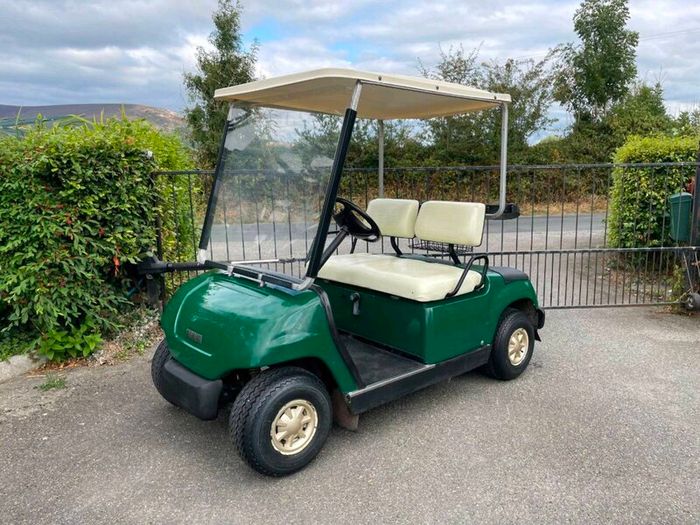 Yamaha petrol golf buggy