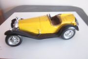 Burago Alfa Romeo 2300 Spider 1932, Diecast Model Car 1/18