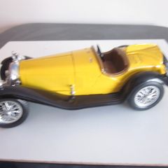 Burago Alfa Romeo 2300 Spider 1932, Diecast Model Car 1/18