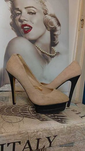 Tan High Heels Size 8
