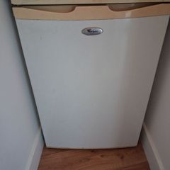 Whirlpool undercover Fridge