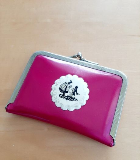 Vintage manicure compact