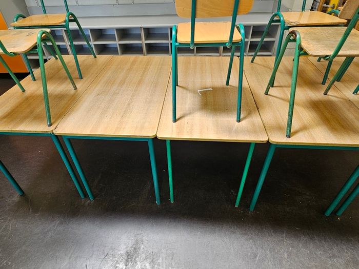School tables/chairs