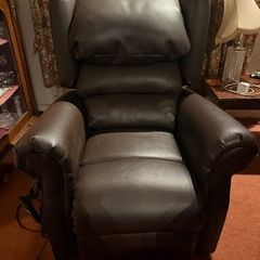 Lift and rise electric recliner arm chair
