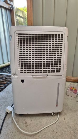 Easy Home Dehumidifier