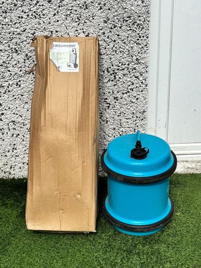 Aqua roll and waste master