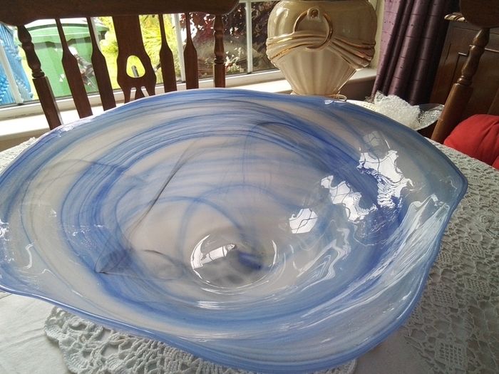 Vintage Murano Style Glass Bowl/ Centrepiece