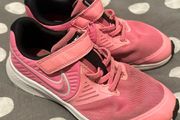 Girls pink nike runners 1.5UK