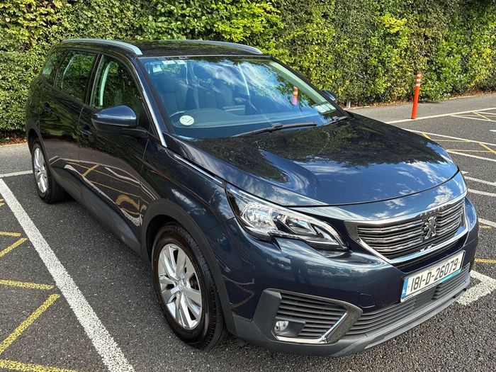 Peugeot 5008 Active 1.2 - 7 seats - Long NCT
