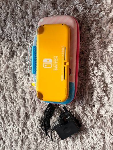Nintendo Switch Lite Yellow | Modded | 128GB SD Card | Ready to Play
