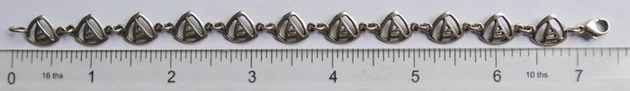 Vintage 925 Sterling Silver AA Link bracelet with Triangular Design