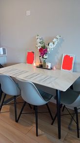 kitchen table & chairs