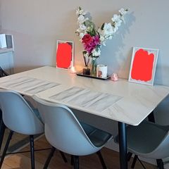 kitchen table & chairs