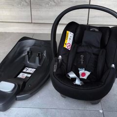 Cybex Q i-Size w/ base