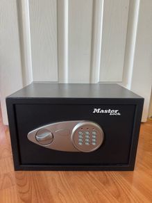 Master lock digital combination safe