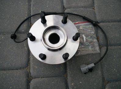 NISSAN Navara Pathfinder Front Wheel Bearing Hub Kit