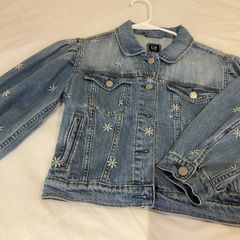 Stunning Girls Gap Age 10 11 denim blue jacket with embroidered daisies flowers