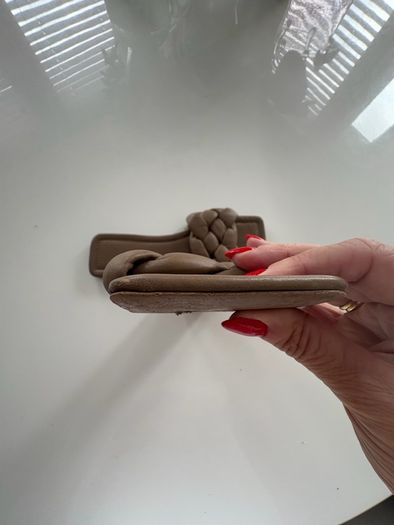 H&M stone colour plait affect slides