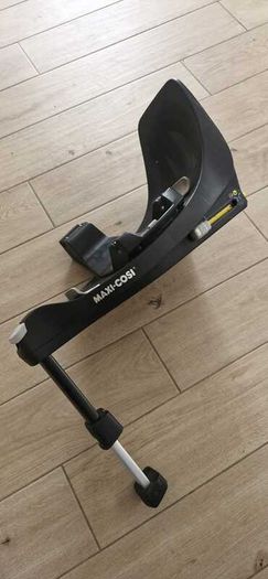 Maxi cosi car seat and isofix base