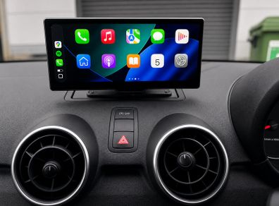 Radio DDPAI M5S smart car stereo on dashboard