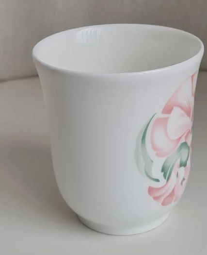 Cacharel Anais Anais Royal Doulton Toothbrush holder or vase